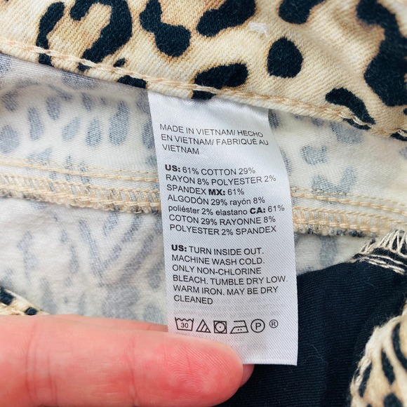 Chicos So Slimming Girlfriend Slim Leg Ankle Pants Women 10 Animal Print Classic - Picture 7 of 7